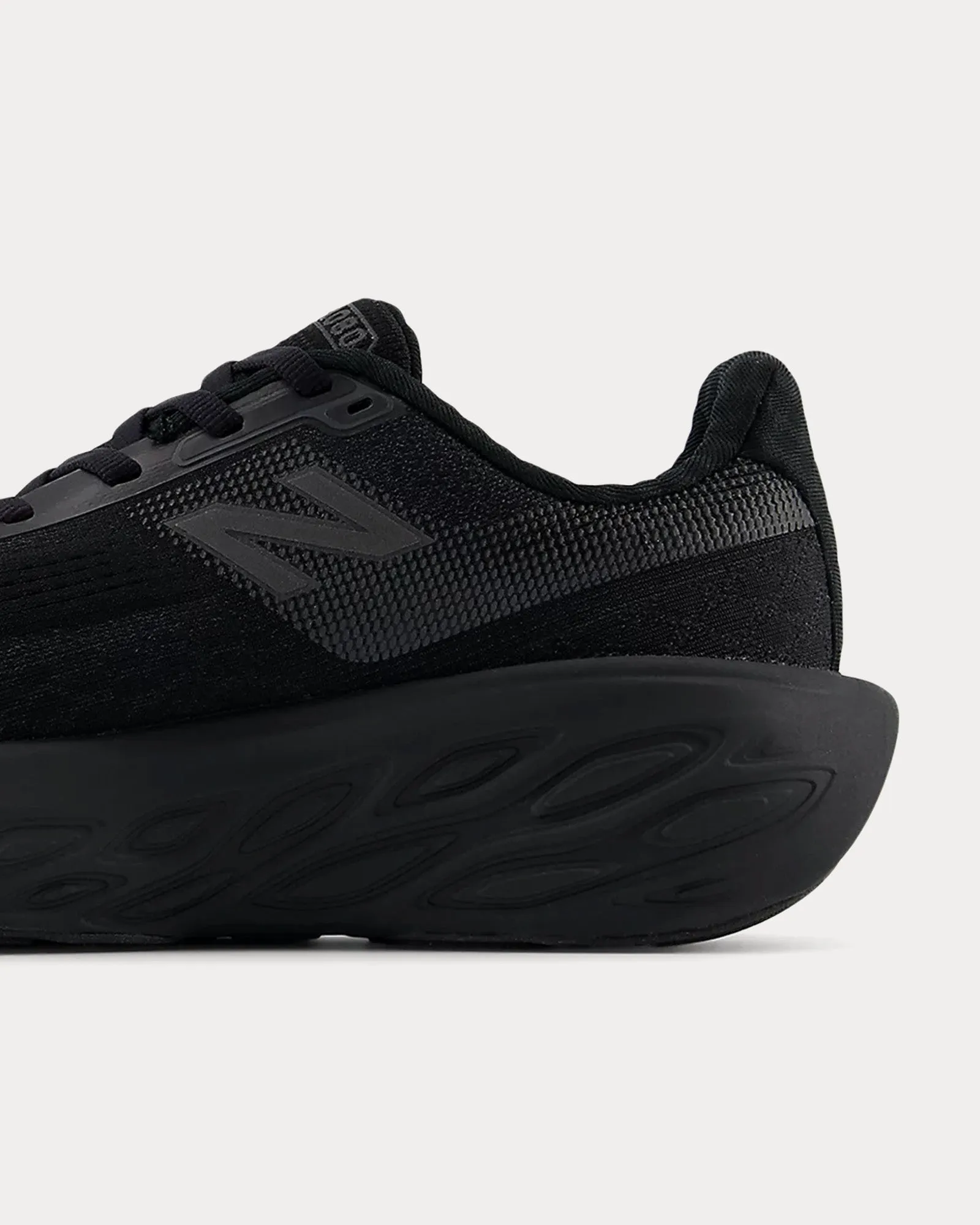 Fresh Foam X 1080v14 Black  / Black Metallic / Phantom Running Shoes